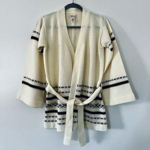 Vintage 70s flared-sleeve cardigan sweater